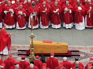 El Rey Felipe VI no se ha dignado acudir al funeral de Benedicto XVI